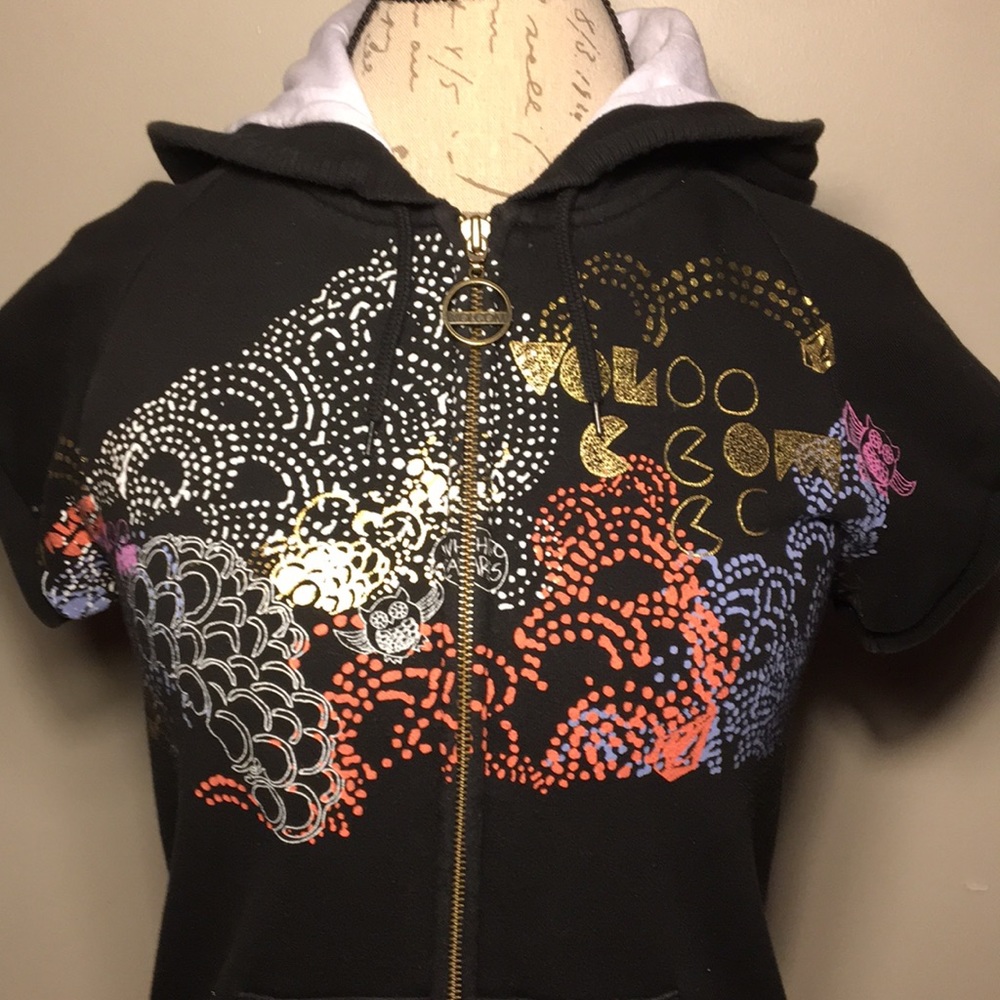 Volcom cap sleeve hoodie, black w/ paint design, S